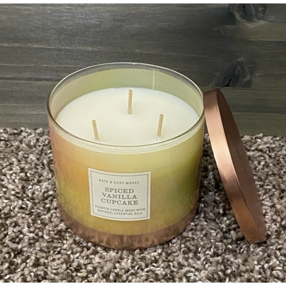 NEW Bath & Body Works Spiced Vanilla Cupcake 3‎ Wick Candle 14.5 oz